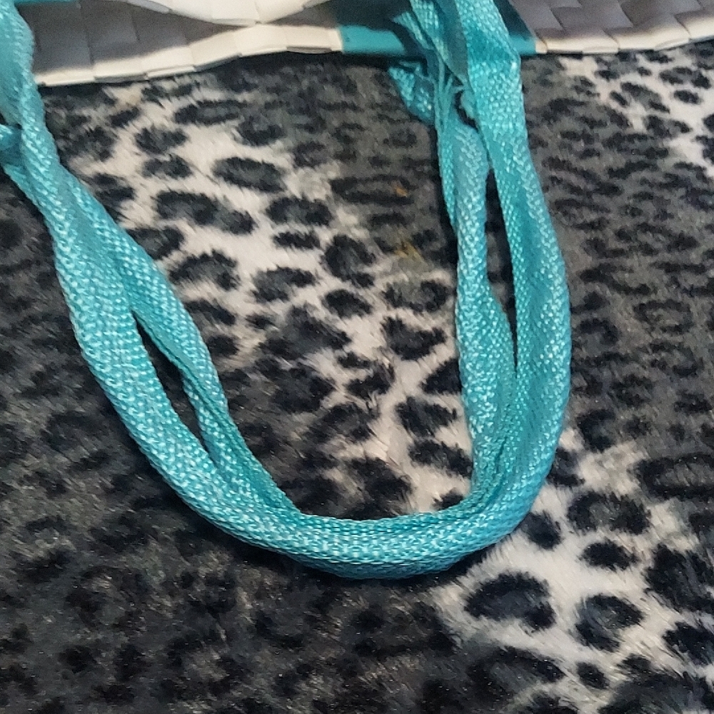 5 For $10 M&M Floral White Woven Tote Bag - Picture 9 of 13